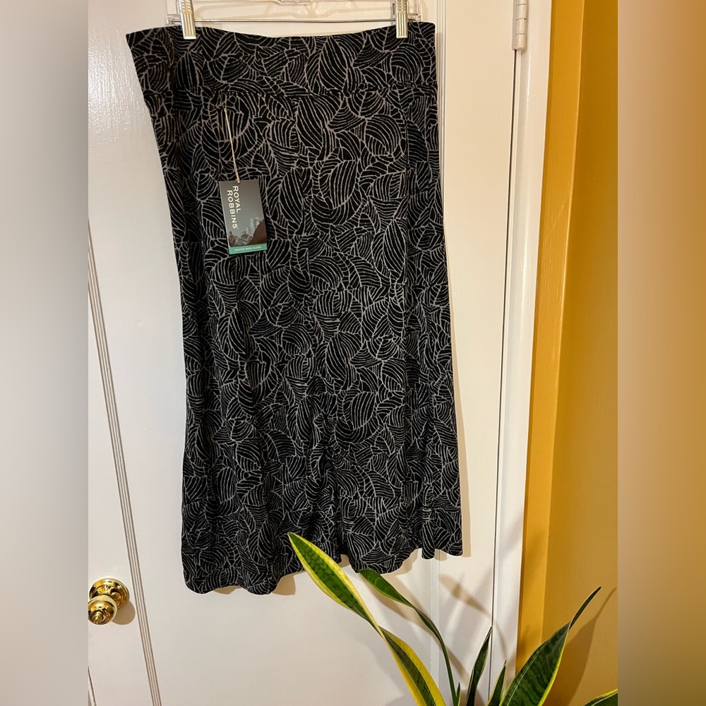 Royal Robbins Bella Epoque skirt with pocket NWT size Large